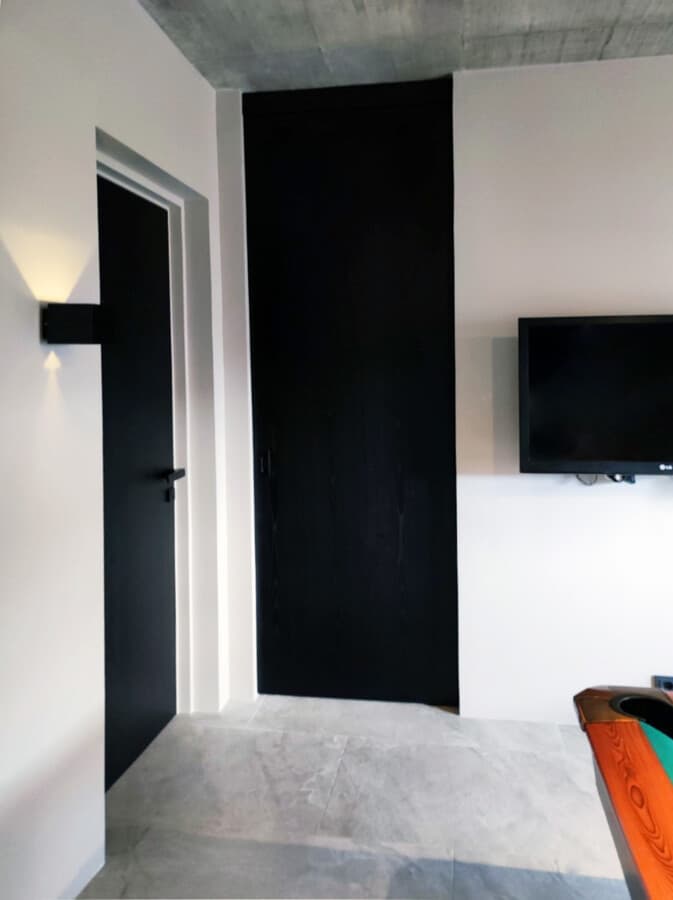 Loft-korter mustade ustega